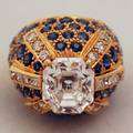 1122 IMPORTANT DIAMOND AND SAPPHIRE DOME RING