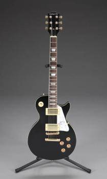 PETE TOWNSHEND SIGNED GUITAR