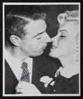 JOE DIMAGGIO SIGNED MARILYN MONROE PHOTO