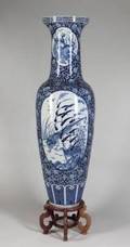 MONUMENTAL BLUE AND WHITE CHINESE PALACE VASE