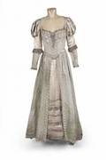 OLIVIA DE HAVILLAND ELIZABETH AND ESSEX COSTUME