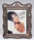 ELIZABETH TAYLOR INSCRBED PHOTOGRAPH