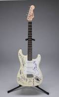 LYNYRD SKYNYRD SIGNED GUITAR