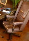 EXECUTIVE DESK WINGBACK CHAIR
