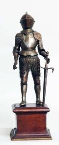 368 METAL MODEL OF A SUIT OF ARMOR