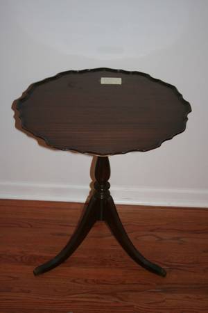 A Georgian Style Mahogany Tea Table