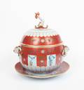 A Herend Porcelain Gdollo Siang Rouge Pattern Soup Tureen and Underplate