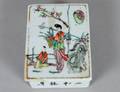 4 EXPORT FAMILLE ROSE PORCELAIN BOX AND COVER