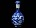 8 BLUE AND WHITE PORCELAIN VASE