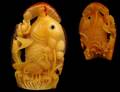 43 CARVED HORNBILL SNUFF BOTTLE