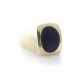 A 14 Karat Yellow Gold and Lapis Lazuli Ring
