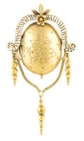 A Yellow Gold Brooch