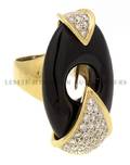 An 18 Karat Yellow Gold Diamond and Onyx Ring