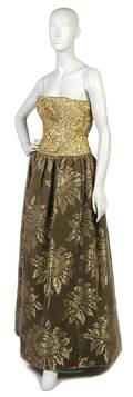 An Oscar de la Renta Green Velvet and Embroidered Evening Gown