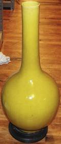 A Chinese Export Yellow Glaze Porcelain Vase