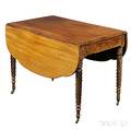 Federal Mahogany and Mahogany Veneer Dropleaf Table