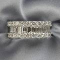 18kt White Gold and Diamond Ring