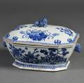 Blue and White Chinese Export Porcelain Covered Tureen