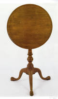 Exceptional Philadelphia Queen Anne mahogany candlestand ca 1780