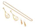 A Collection of 14 Karat Yellow Gold Jewelry