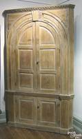 English pine onepiece corner cupboard ca 1810