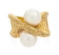 A Yellow Gold and Cultured Pearl Ring