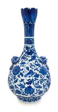 A Blue and White Porcelain Bottle Vase