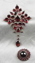 Antique Gold and Garnet PendantBrooch