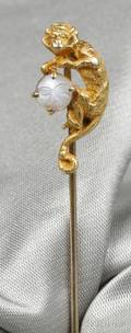 Gold and Moonstone Cameo Stickpin