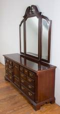 Thomasville Dresser w Mirror
